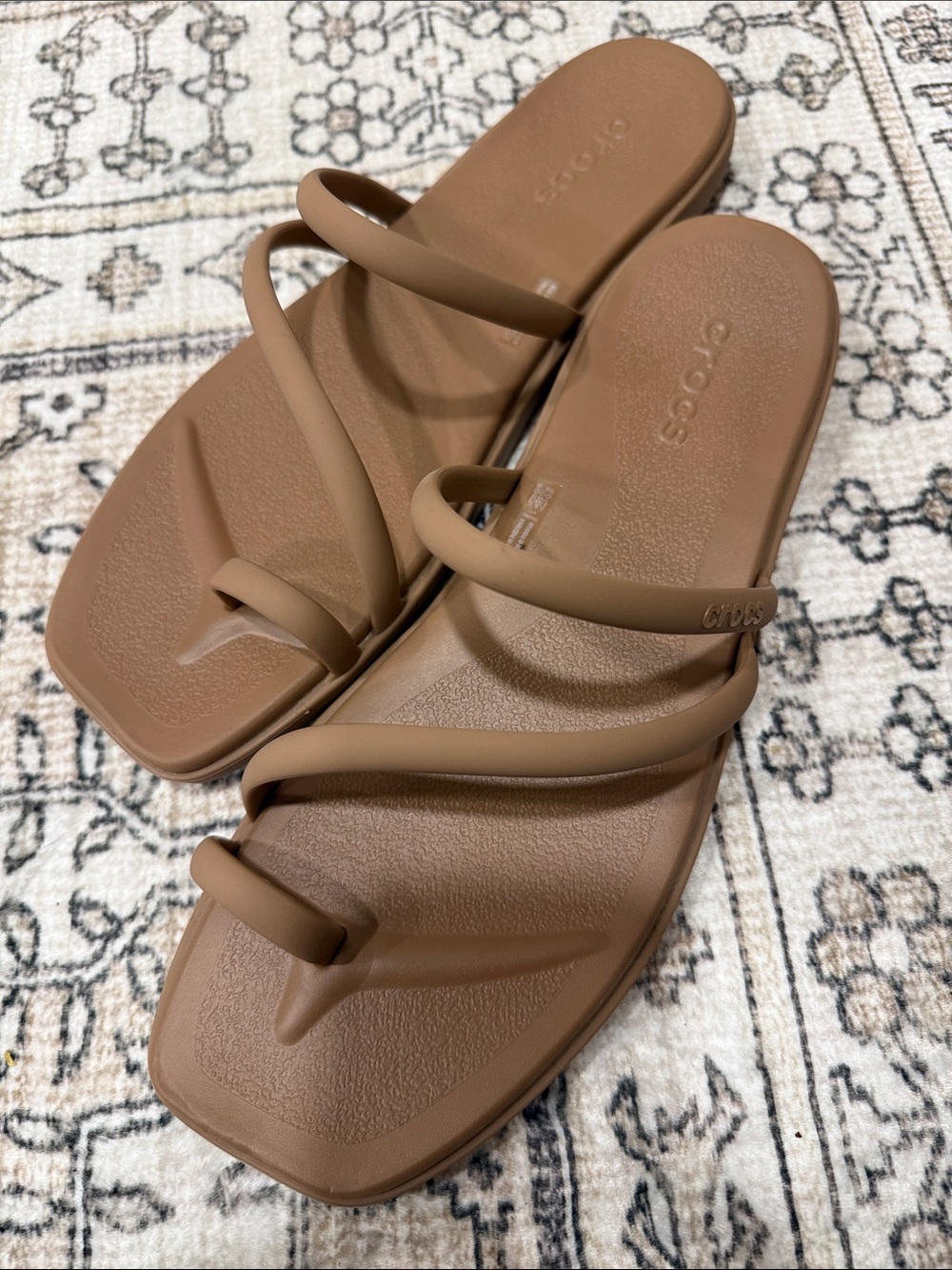 NWOT | CROCS Miami Toe Loop Sandals in Milk Chocolate Brown | Women’s 11